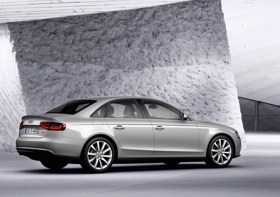  Audi A4 2.0T Quattro Sedan (B8, 8K) 2012 года  (фото 2 из 7)